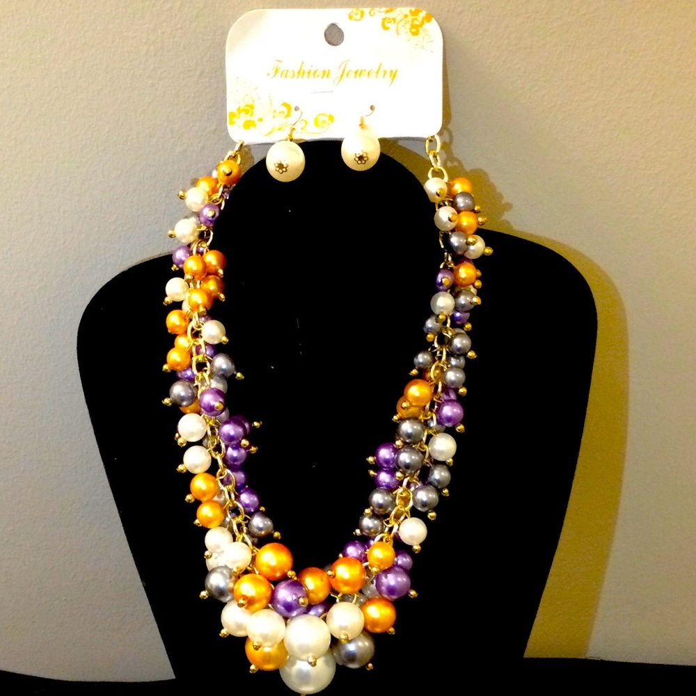 Gorgeous necklace set